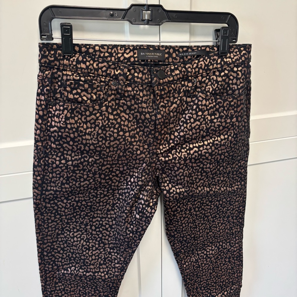 Banana Republic mid rise skinny gold metallic leopard pants size 29